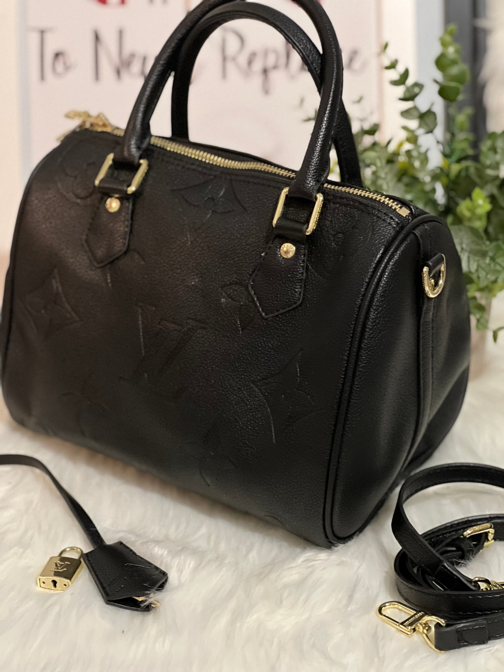 LV speedy ( Limited) with lock and key
