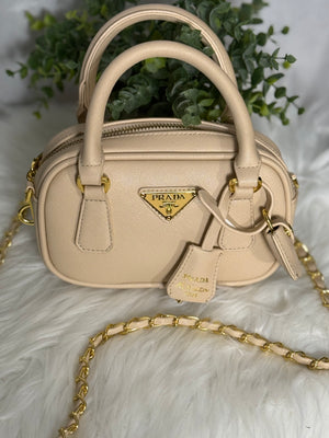 P Crossbody (Limited) with Lock and Key