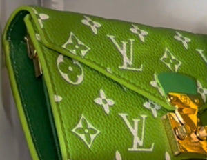 L-Crossbody’s (4 colors available)