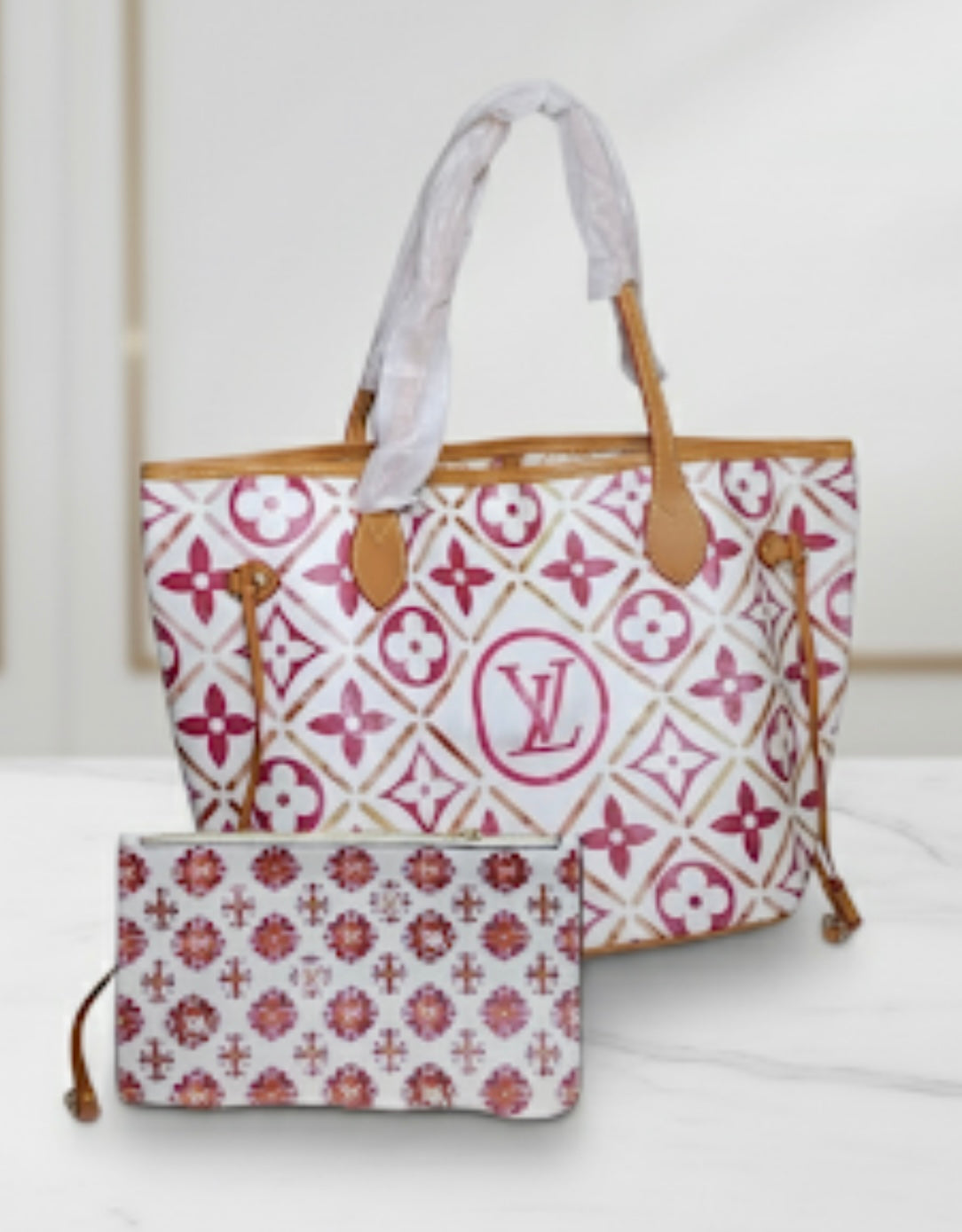 L-Shoulder/Handle with pouch (Nvrfll) Limited - Med