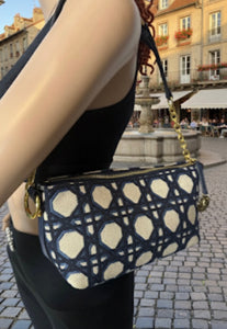 CD Shoulder