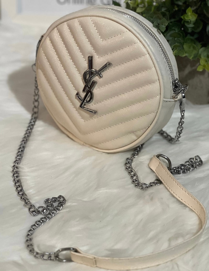 L/Y Crossbody’s Round (2 types available)
