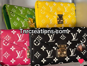 L-Crossbody’s (4 colors available)