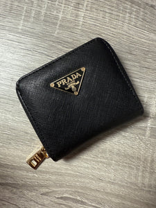 P wallet