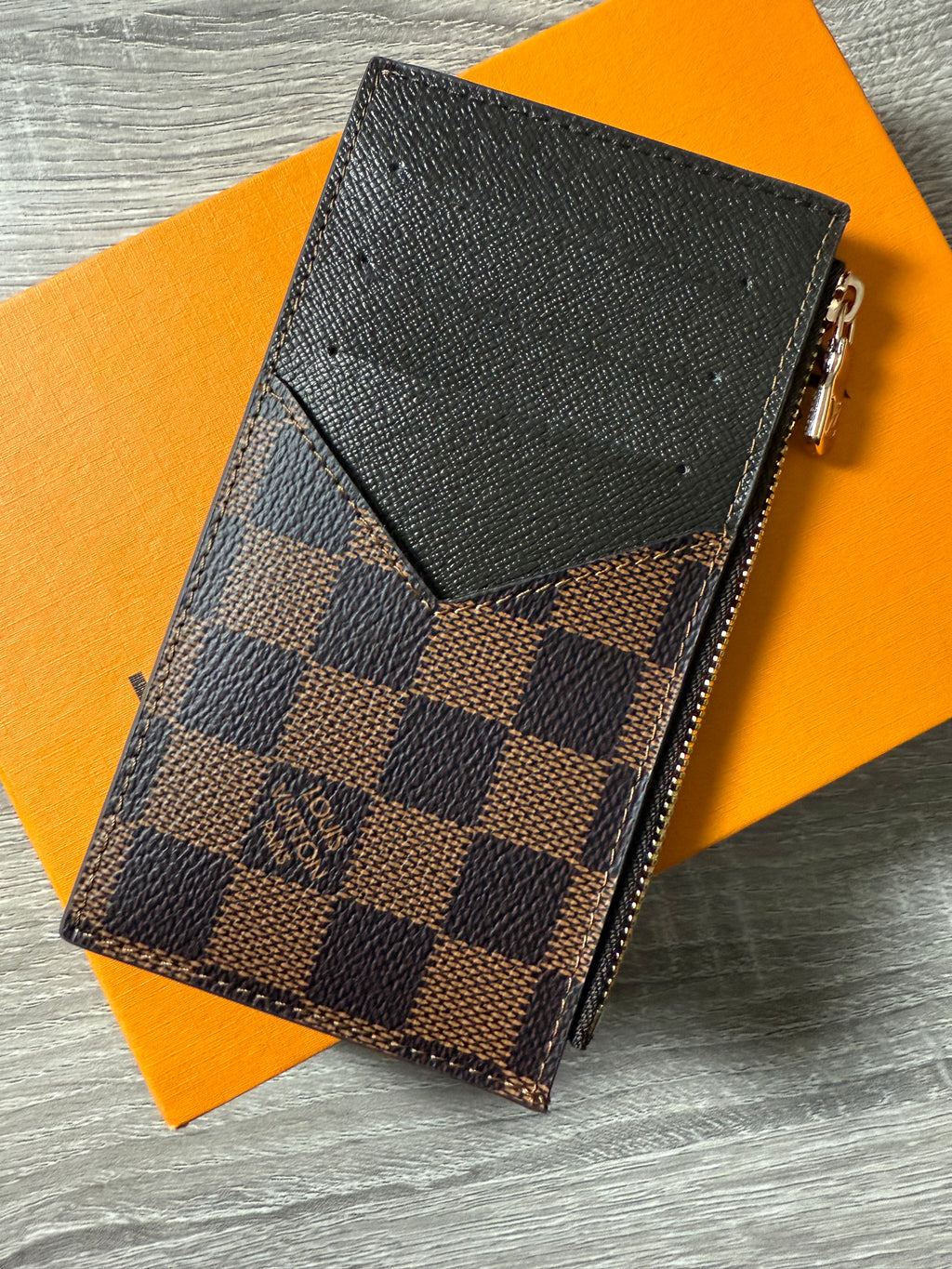L Cardholder